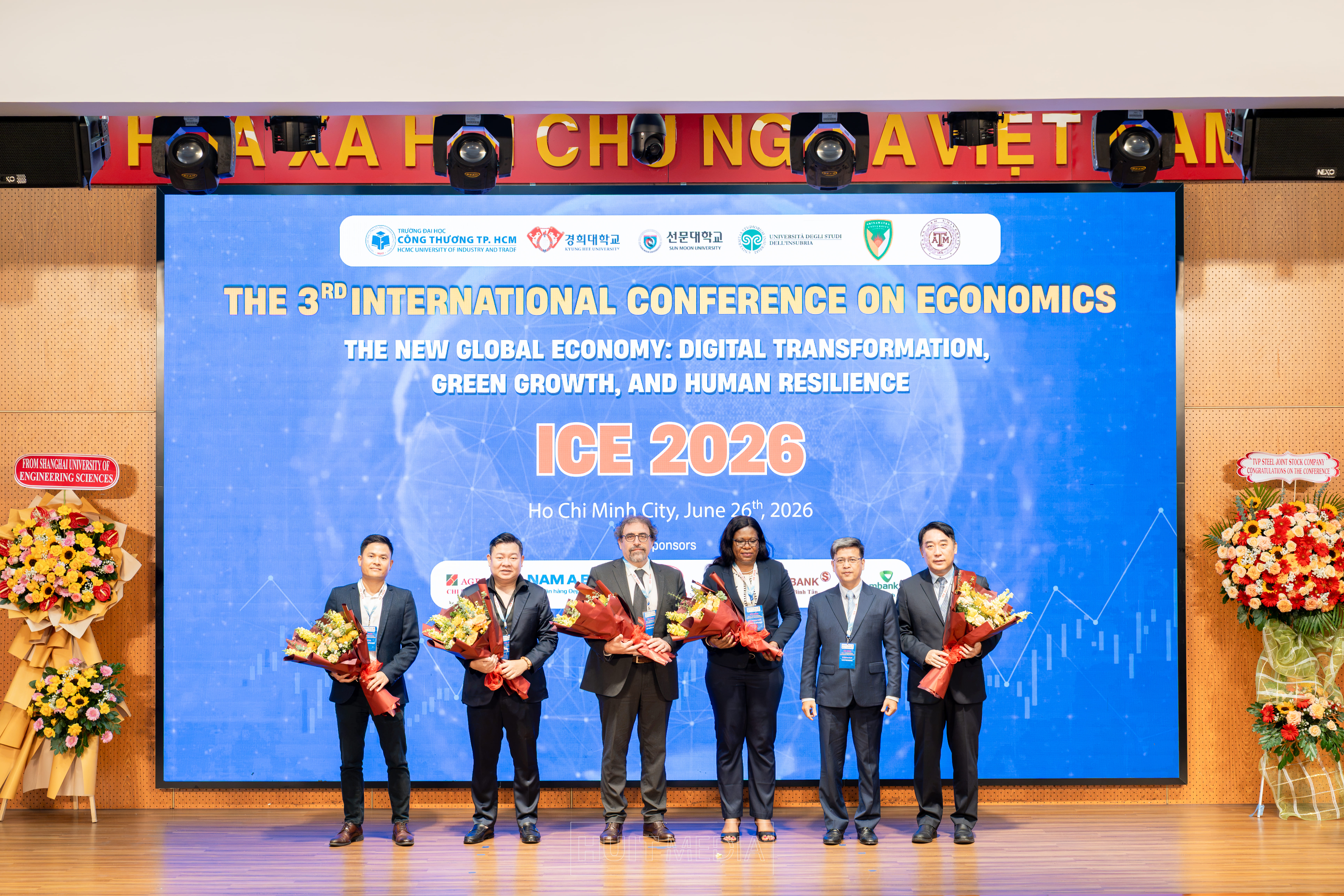 Missione in Vietnam: il Dipartimento di Economia sigla il primo accordo di doppio titolo extraeuropeo dell''Ateneo